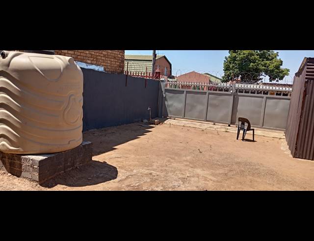 11 BEDROOM HOUSE FOR SALE IN SOSHANGUVE L